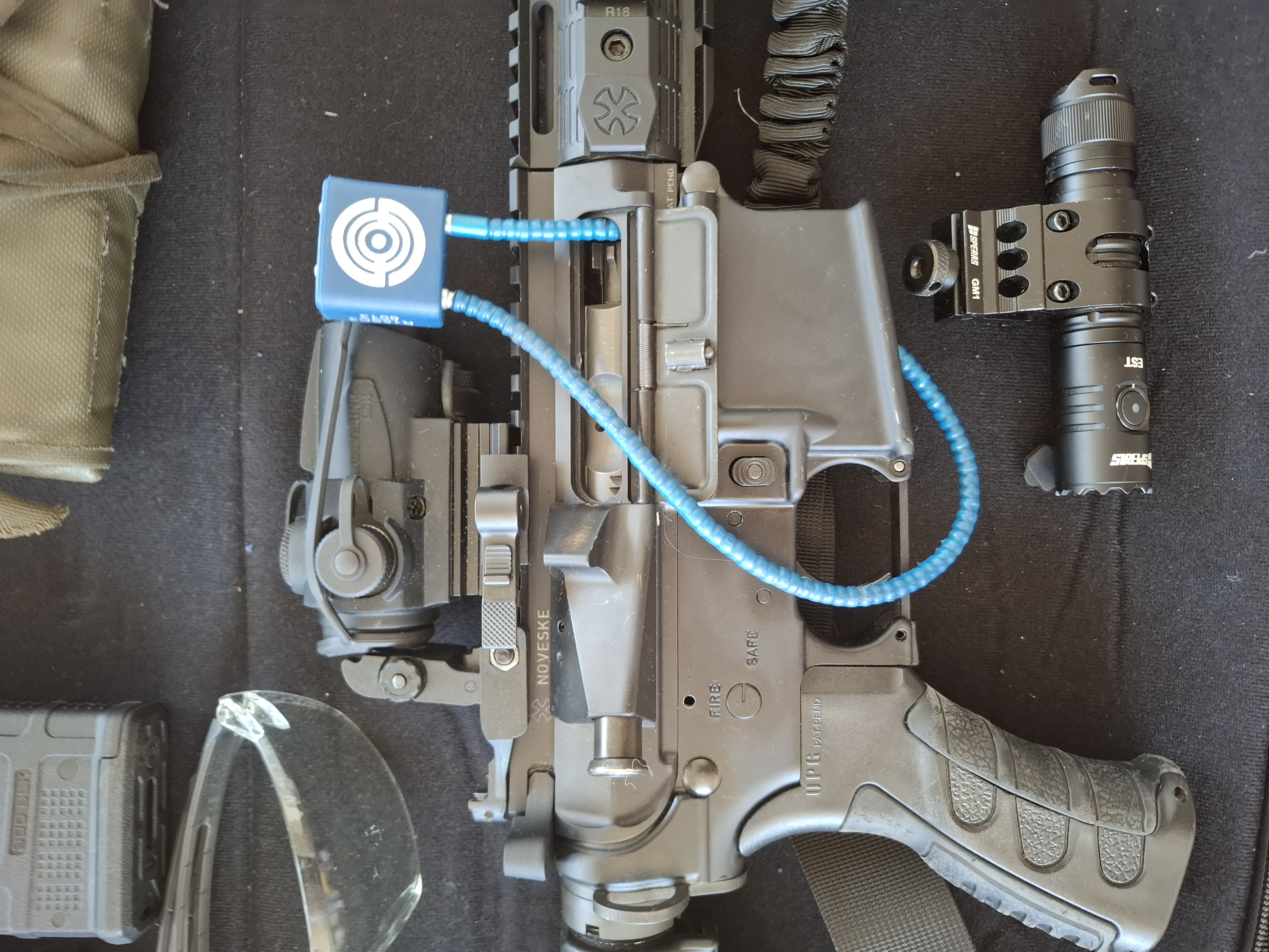 Vente AR-15 .300BLK (avec options, sac, munitions red dot, etc.) — Bild 6