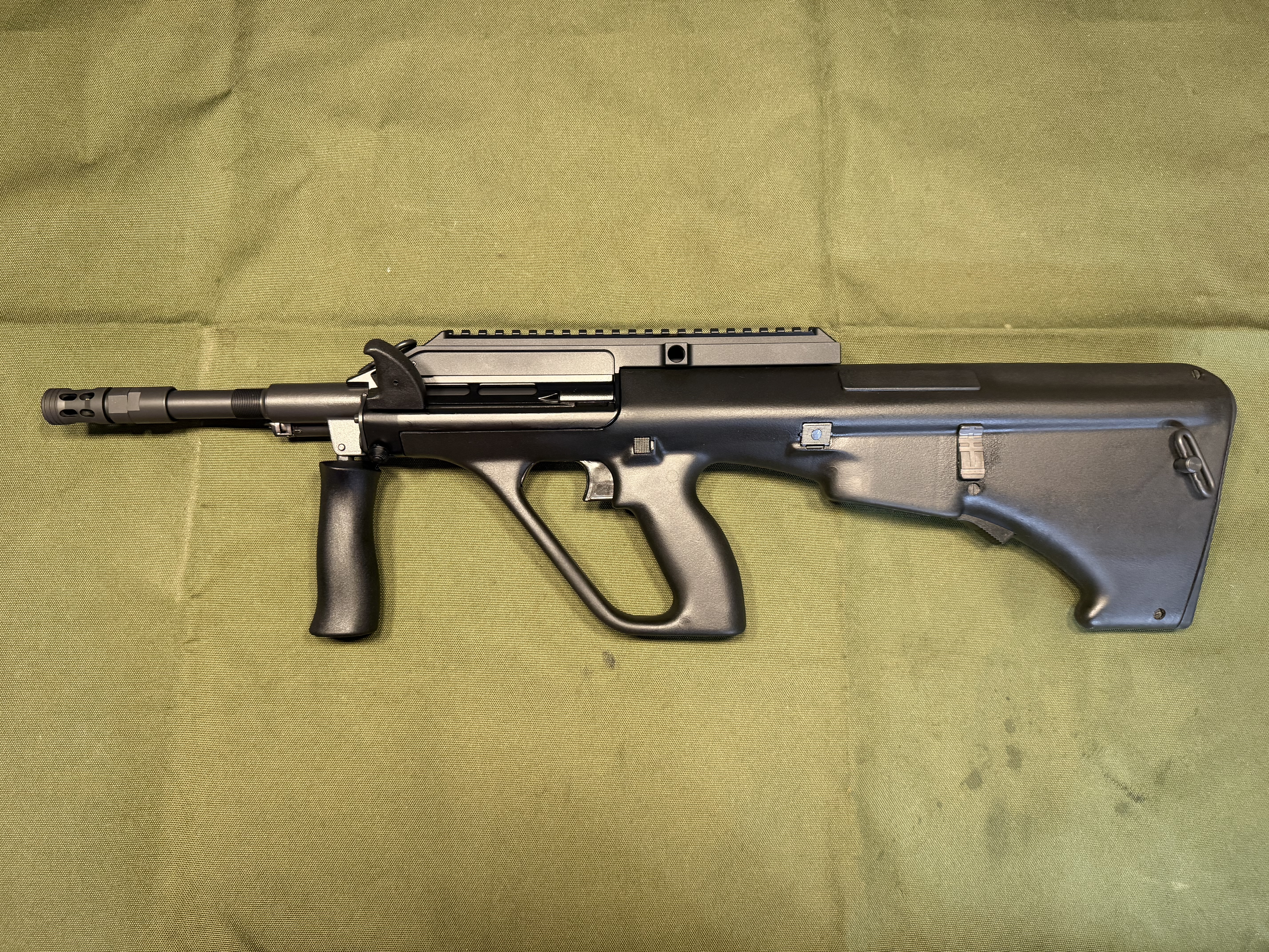Comme neuf Steyr AUG A3 223.