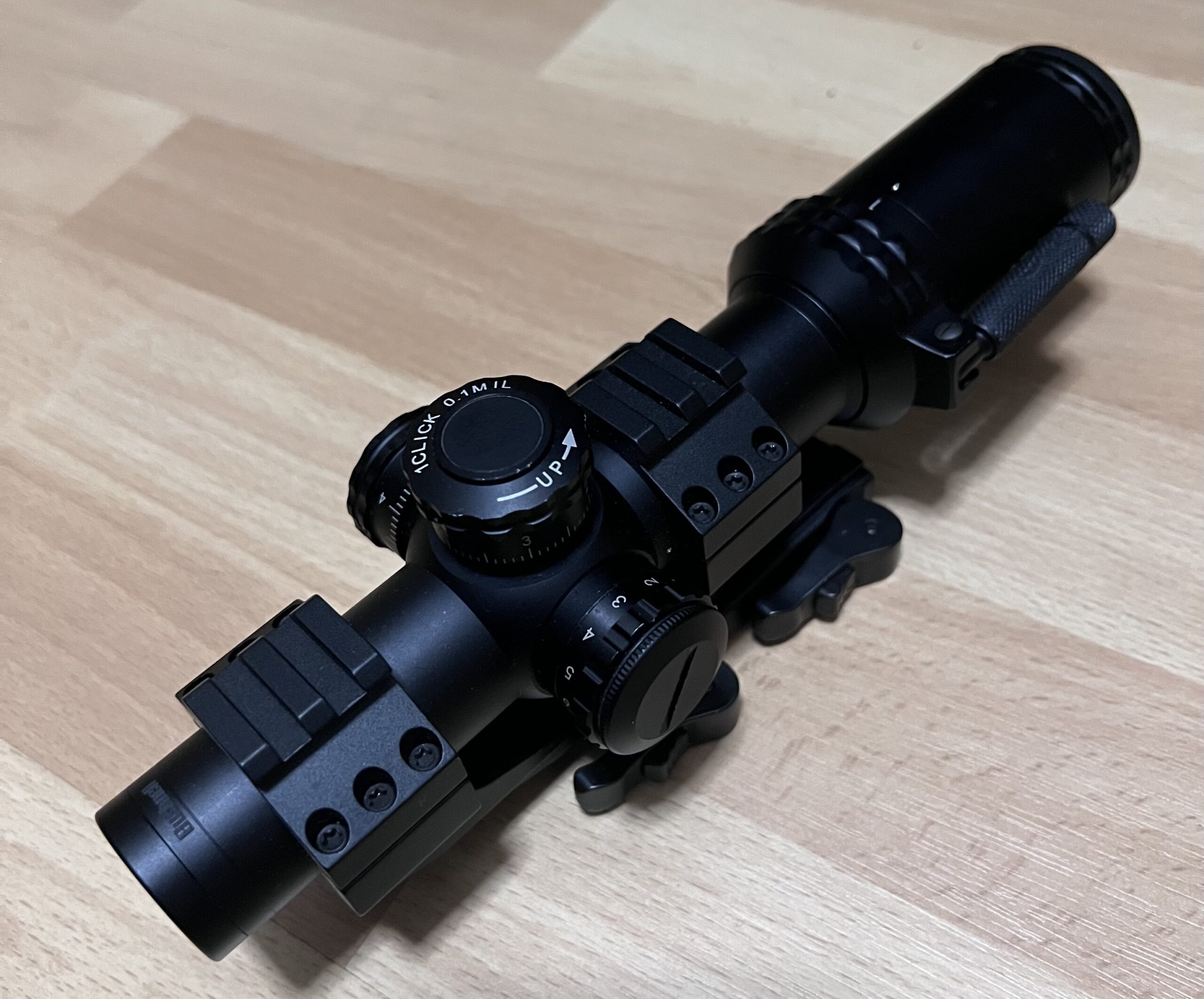 LVPO Bushnell 1-4x24 + montage Burris P.E.P.R