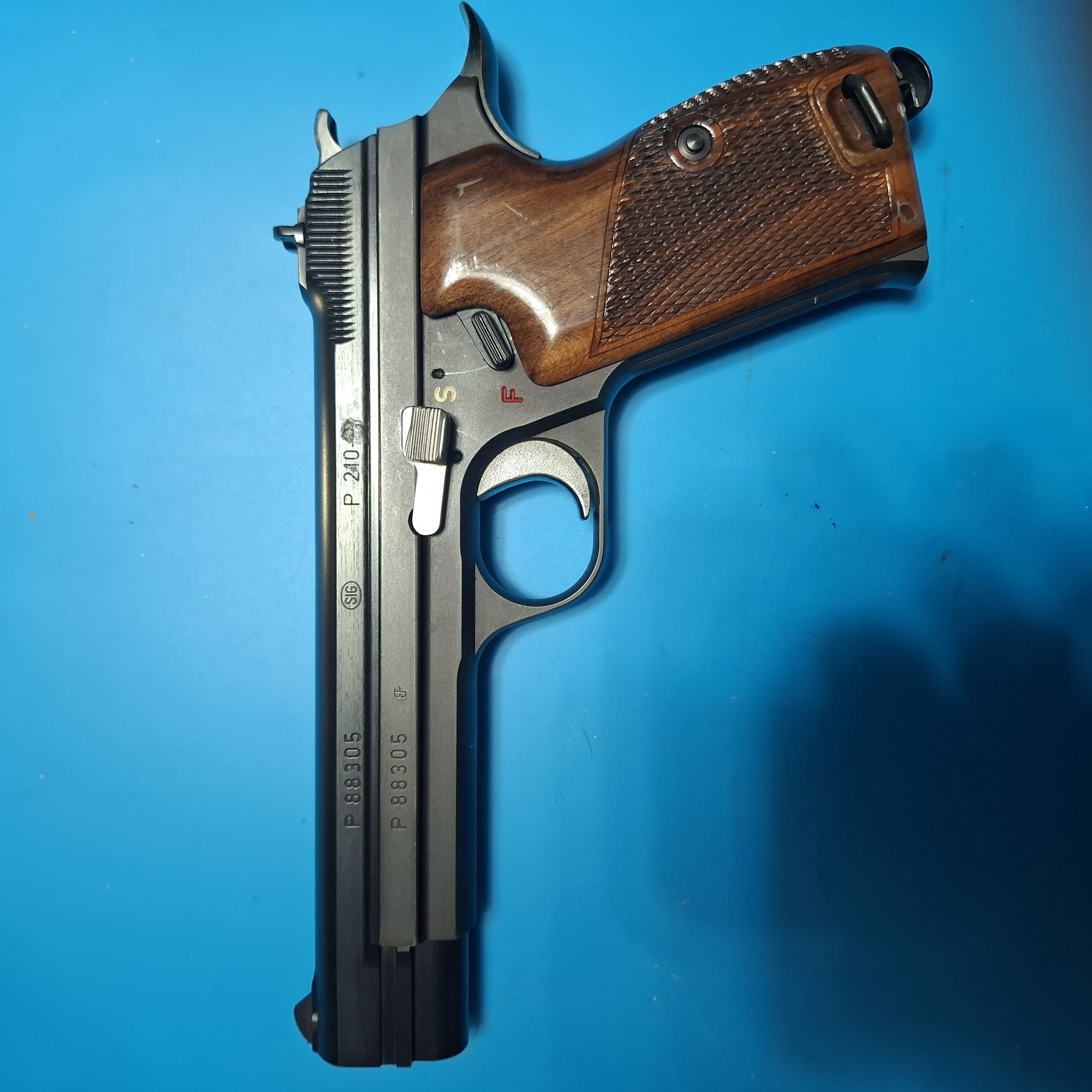 Pistolet SIG P210-6 7,65mm visée mécanique fixe année 1979