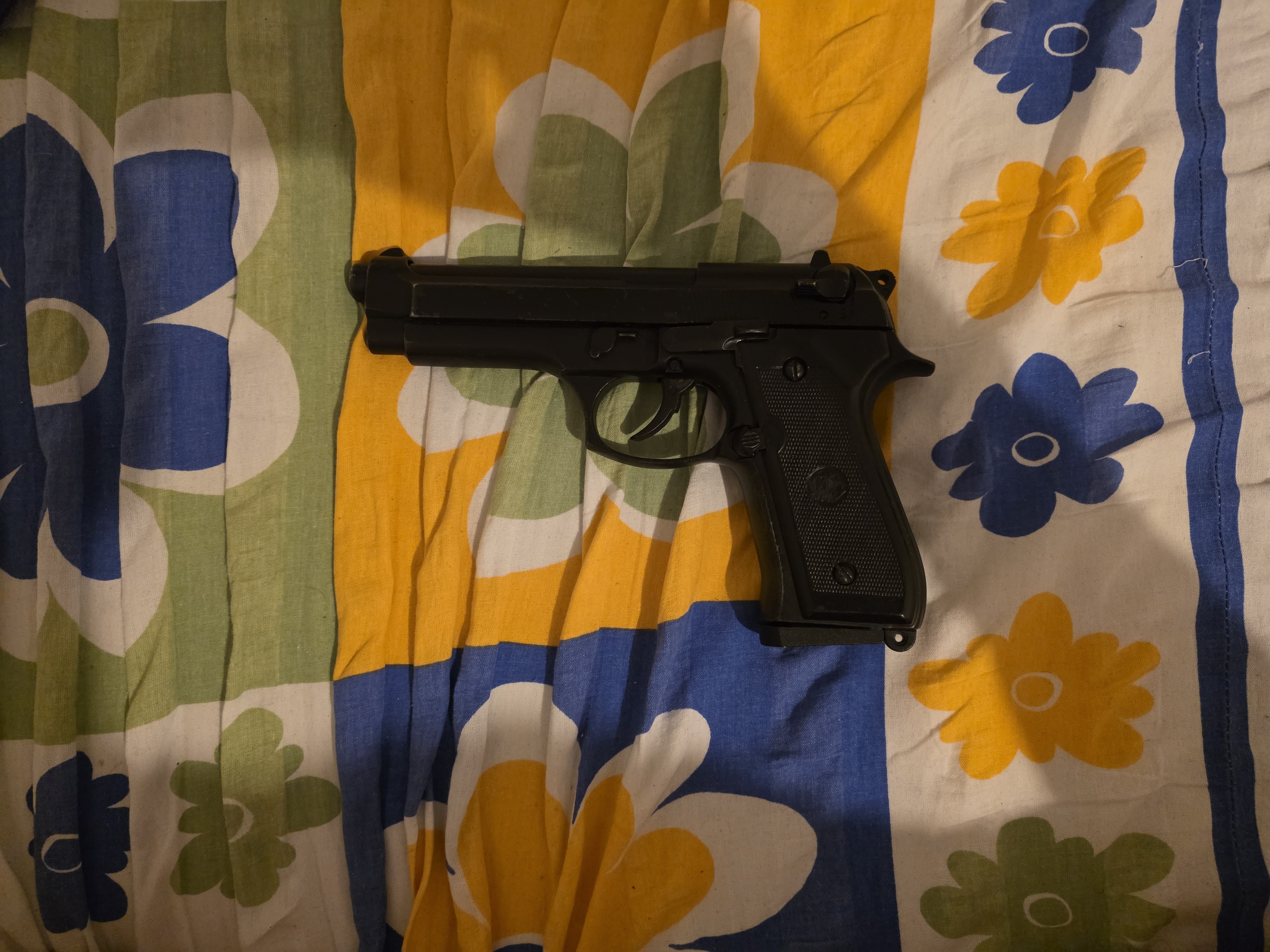 Berreta 92 (pistolet alarme)