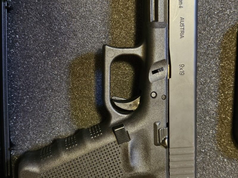 Glock 17 Gen 4 (Night sights, special polished trigger)