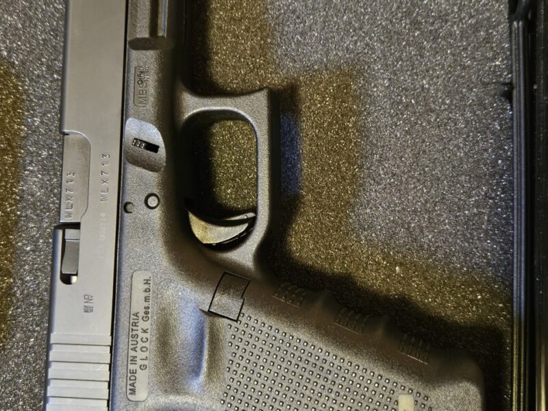 Glock 17 Gen 4 (Night sights, special polished trigger)