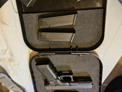 Glock 17 Gen 4 (Night sights, special polished trigger)