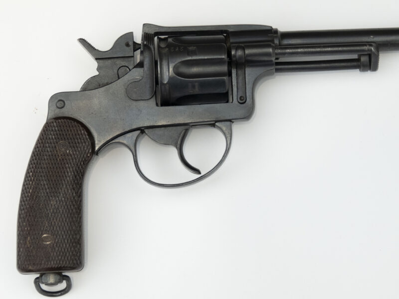 Revolver 1929