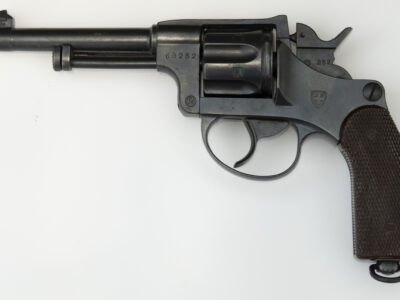 Revolver 1929